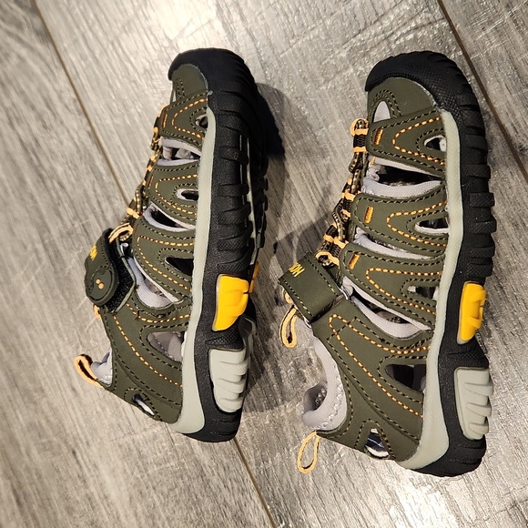 EUC Hobibear Boys sz 1.5 sandals w/velcro straps - Picture 5 of 10